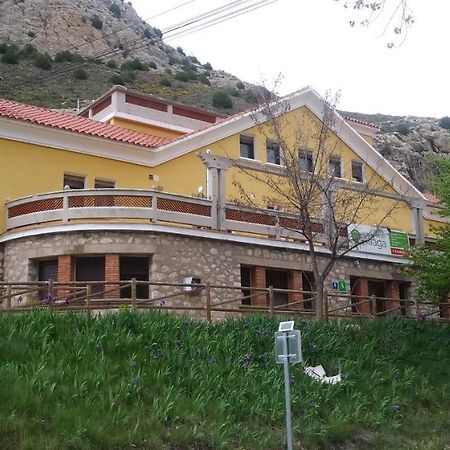Albergue Santa Barbara Aliaga Exteriér fotografie